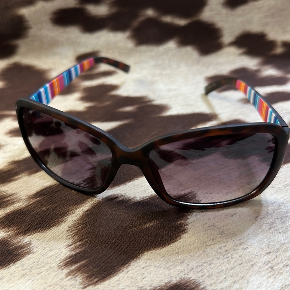 Adrienne vittadini women’s sunglasses